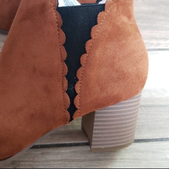 BRAND NEW Brown Ankle Boots - Picture 2 of 3